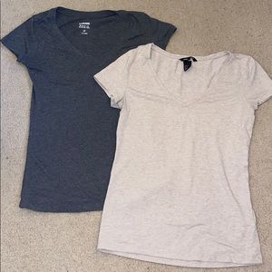 V-neck t-shirt bundle